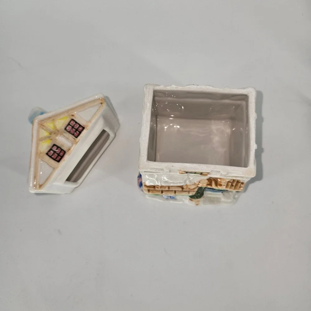 Vintage Style Ceramic Christmas Village Teapot and House‎ Set Holiday Decor